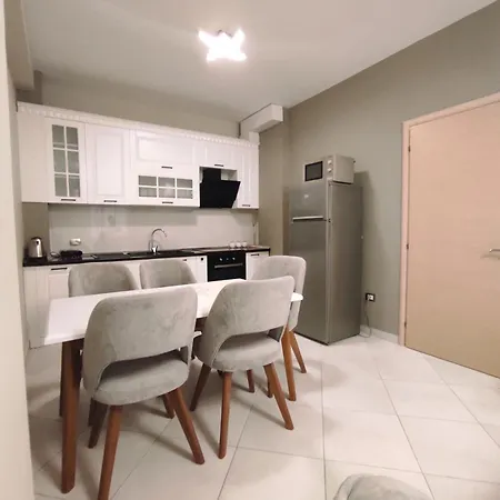 Floer Apartment *
